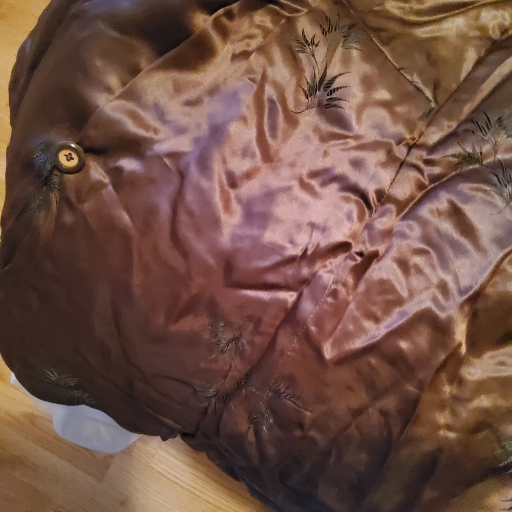 GENUINE MOUTON FUR AND LEATHER COAT WITH RED FOX COLLAR - Picture 6 of 6